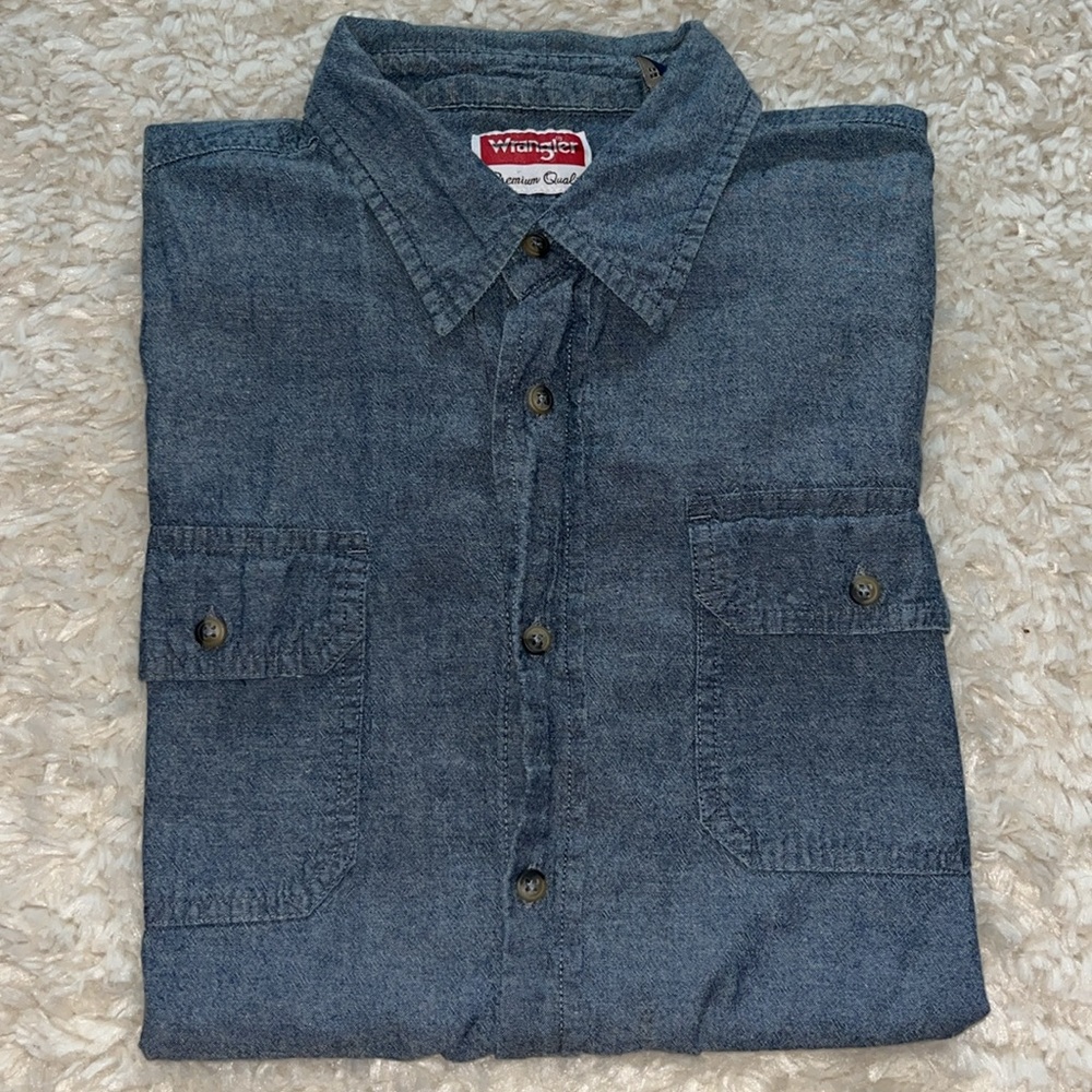 🌷 Wrangler Short Sleeve Button Down - Picture 2 of 6